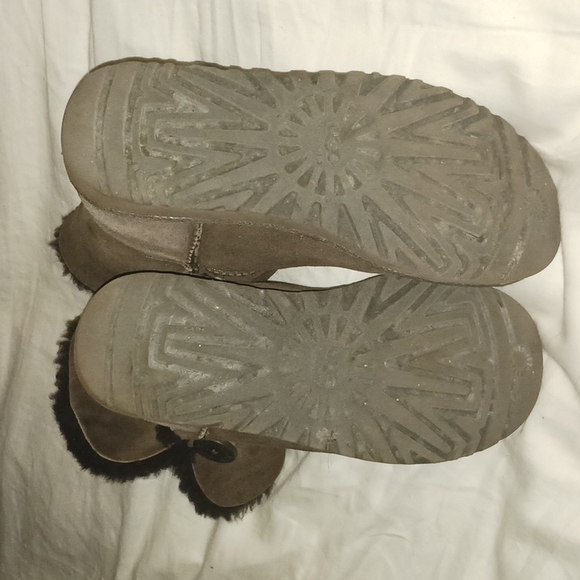 CHOCOLATE UGGS - Picture 6 of 7